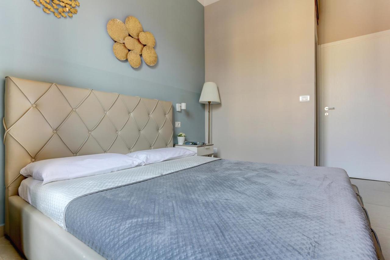 Holiday Sunny Roma B&B ภายนอก รูปภาพ