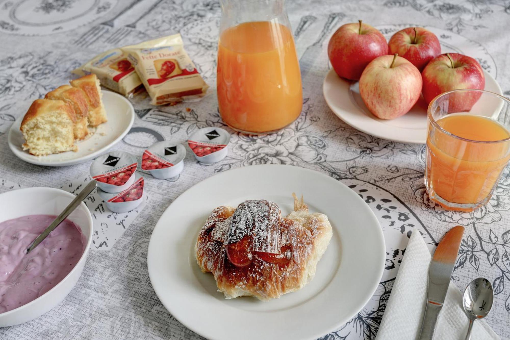 Holiday Sunny Roma B&B ภายนอก รูปภาพ