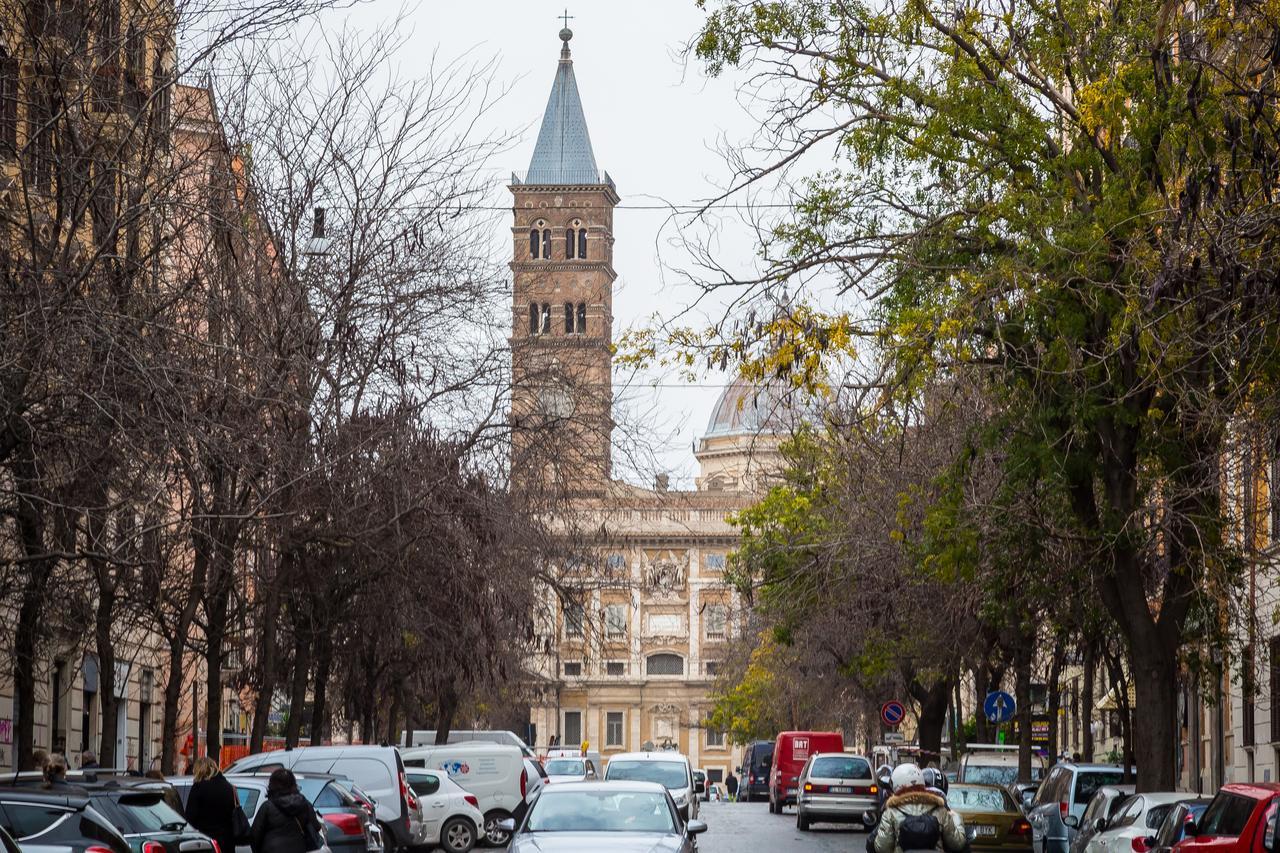 Holiday Sunny Roma B&B ภายนอก รูปภาพ