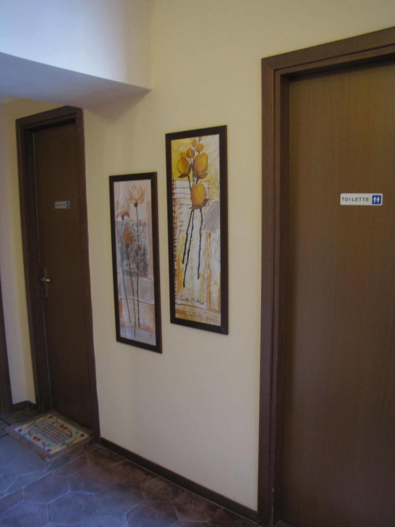 Holiday Sunny Roma B&B ภายนอก รูปภาพ